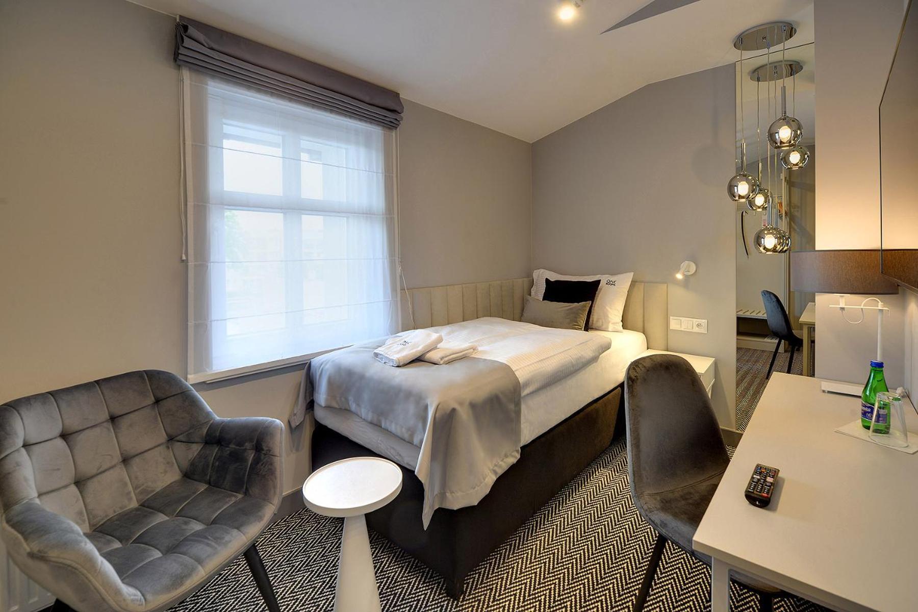 Oak Rooms Oborniki Śląskie Екстериор снимка